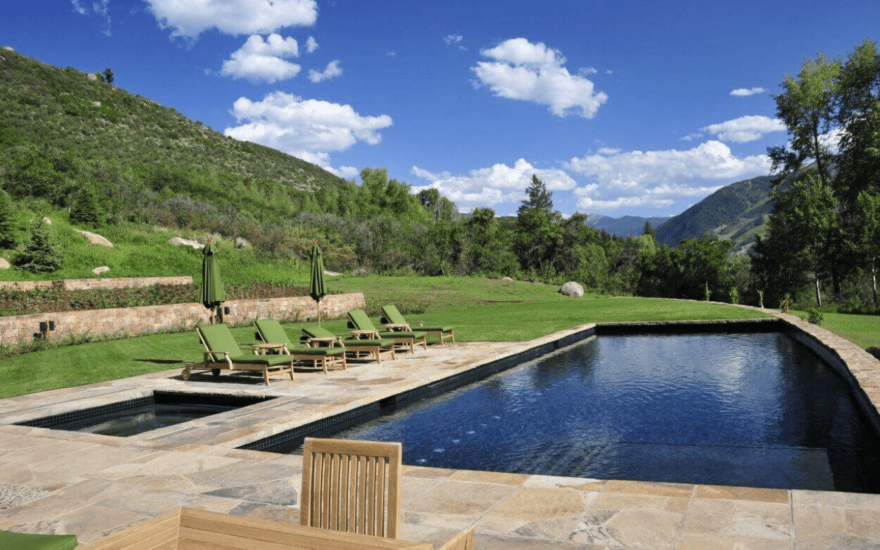 custom-hot-tubs-spas-and-pools